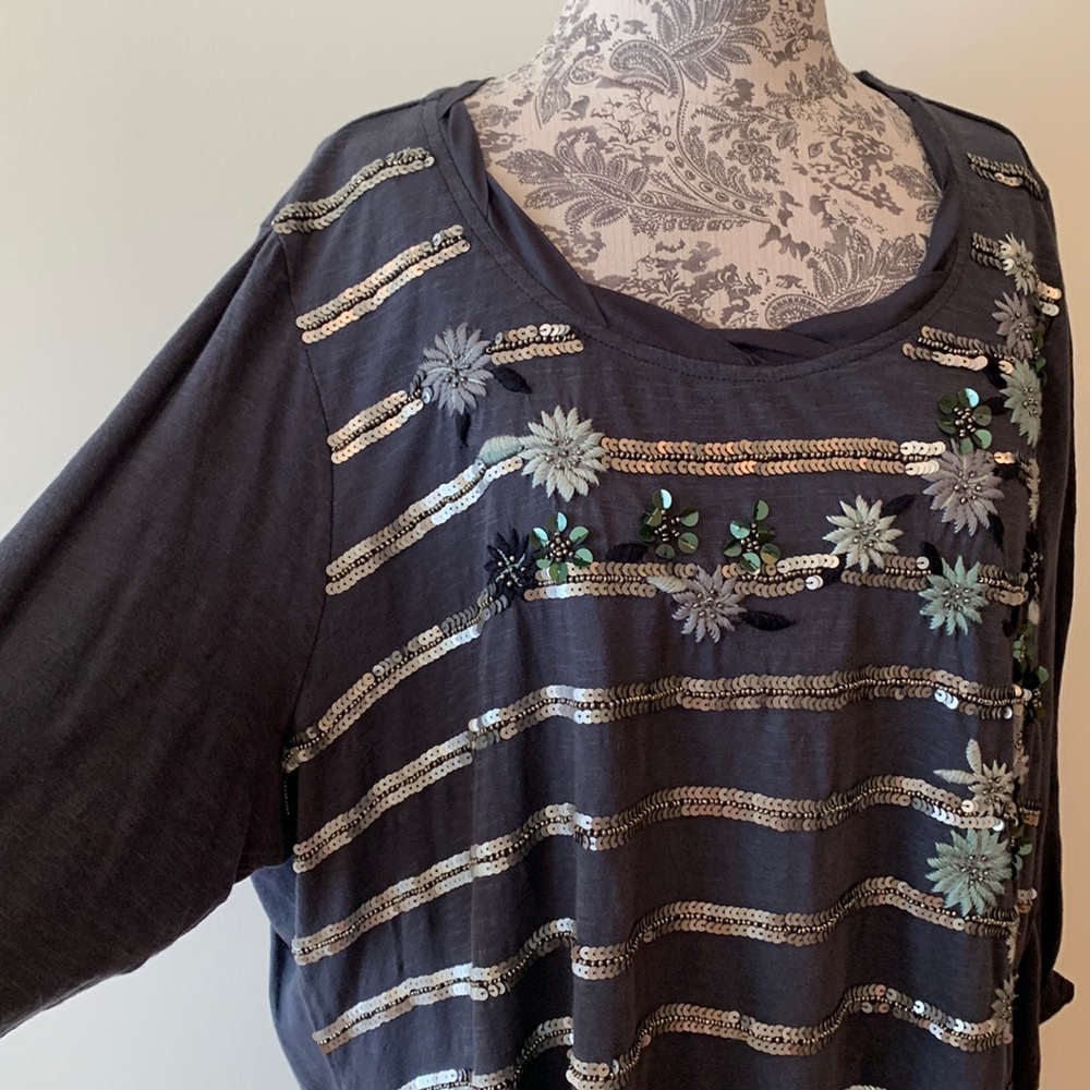 Womens 2x Logo Lavish top. Steel grey. NWT